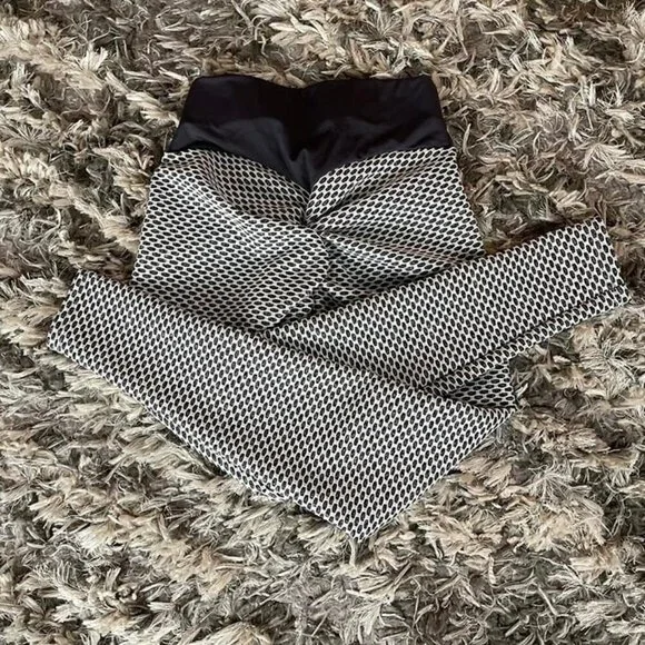 High Waisted Ruched Butt Tummy Control Athletic Leggings Size Small - Picture 5 of 8